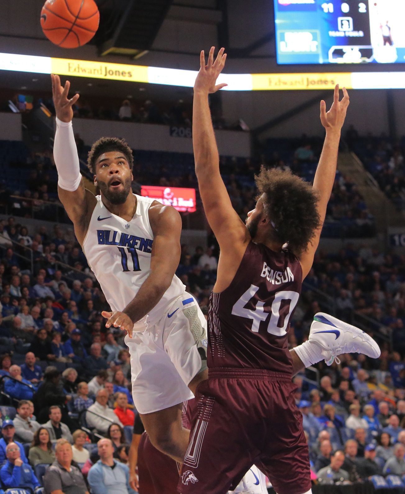 The Billikens and Salukis battle at Chaifetz Arena